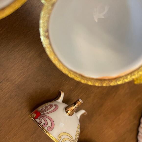 Pair of ceramic painted egg shaped trinket boxes - Picture 7 of 10